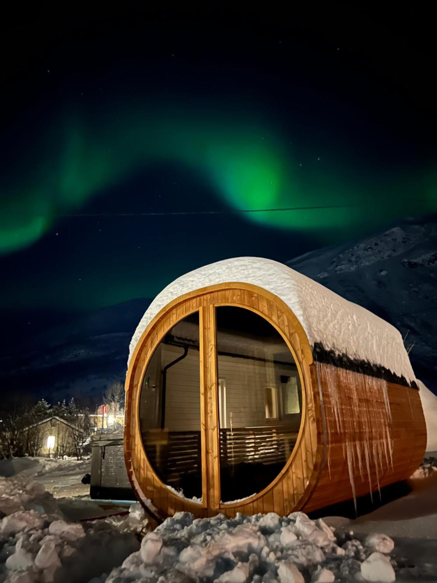 Alpan Apartments, Lyngenfjord Olderdalen Exteriör bild
