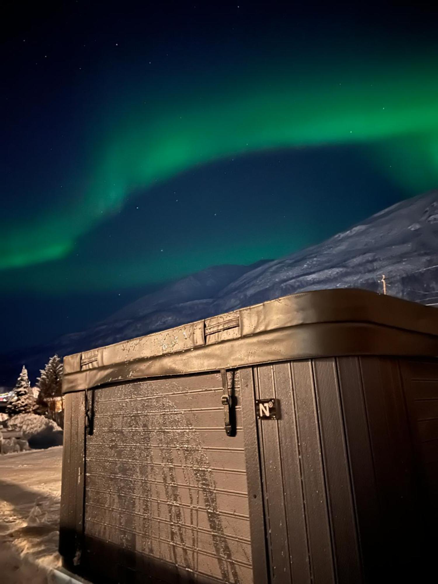 Alpan Apartments, Lyngenfjord Olderdalen Exteriör bild