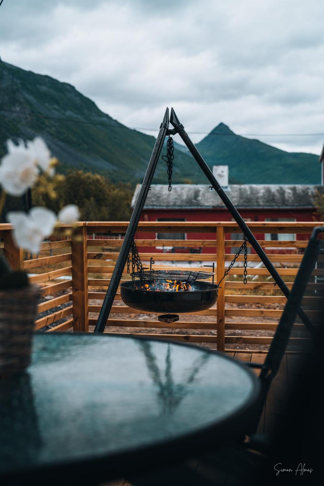 Alpan Apartments, Lyngenfjord Olderdalen Exteriör bild