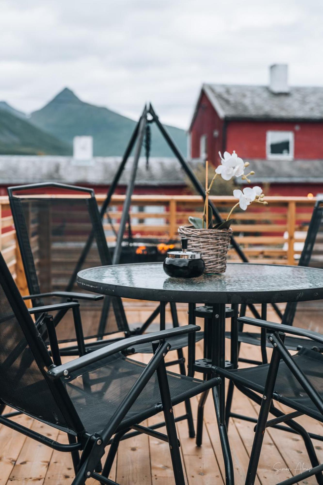 Alpan Apartments, Lyngenfjord Olderdalen Exteriör bild