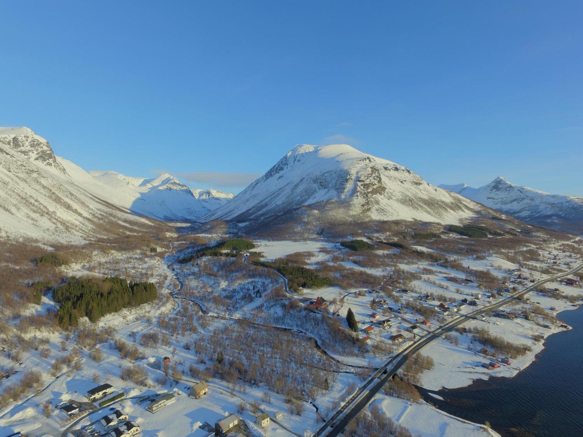 Alpan Apartments, Lyngenfjord Olderdalen Exteriör bild